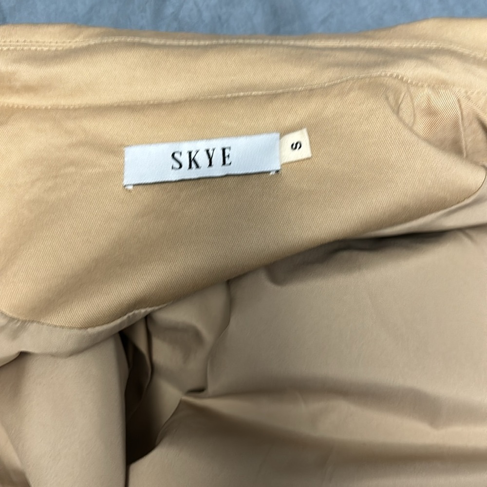 Skye Coraline Trench Coat in beige, size small - Picture 8 of 16